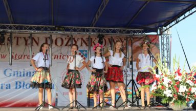 Dzieci i młodzież chętnie śpiewają ludowe piosenki