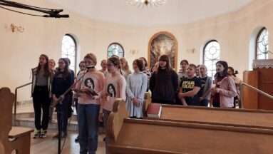 Uczniowie Szkoły Podstawowej w Zamarskach