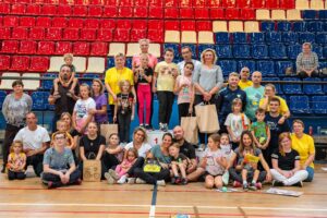 1 Stacja Dom - uczestnicy sportowego turnieju rodzinnego