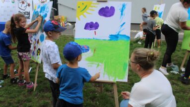 Eko sprawy dla powagi i dla zabawy