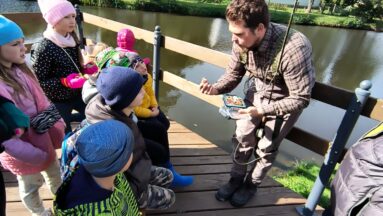 Pogadanka przyrodnicza nad stawem