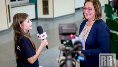Młodzi REPORTERZY przeprowadzają wywiady z gośćmi