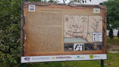 Tablica informacyjna - Śladami lokalnej historii ... Dąbrowica